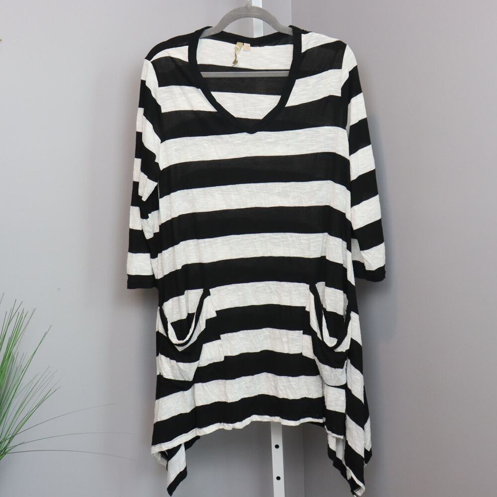 Comfy USA Black White Stripe Tunic Top Asymmetrical Hem Pockets XS Made USA